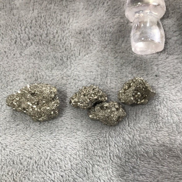 Aviva Staanoff Crystals Box, and  Sage - Picture 4 of 10